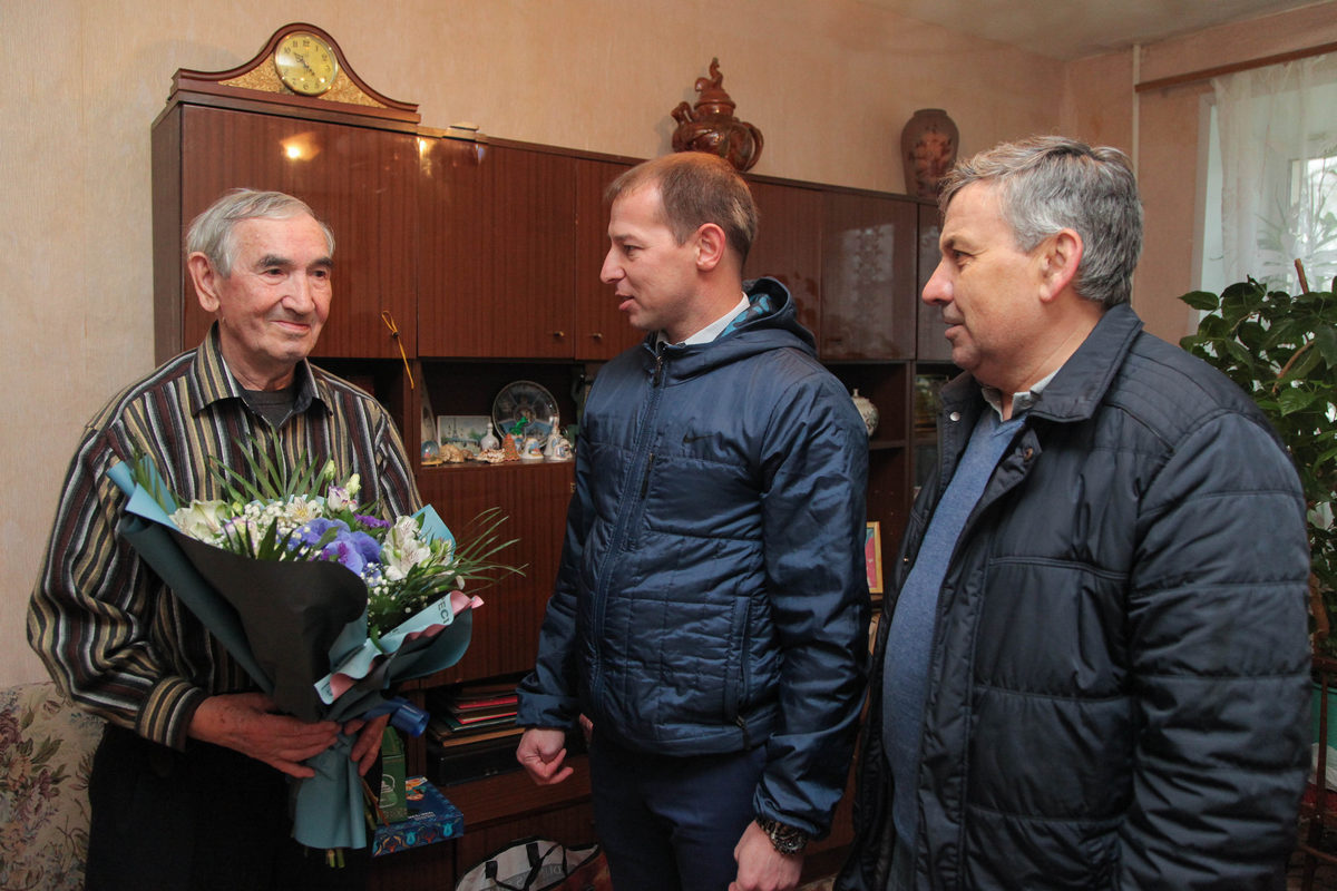 90 лет ветерану энергетики!
